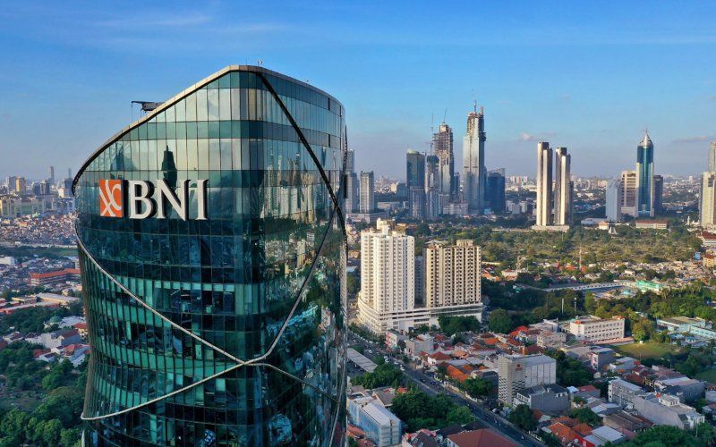 SALAH bank plat merah, PT Bank Negara Indonesia (Persero) Tbk. (BBNI) berhasil mempertahankan target pertumbuhan kredit pada 2022 mencapai 7 persen hingga 10 persen, setelah pada kuartal I/2022 berhasil mencetak kenaikan kredit sebesar 5,8 persen.
