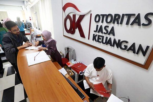 Otoritas Jasa Keuangan (OJK) mengingatkan perbankan di Indonesia untuk berhati-hati dan tidak masuk ke bisnis spekulatif seperti melakukan ekspansi ke dunia metaverse. Sebagaimana diketahui, dua bank BUMN, PT Bank Rakyat Indonesia (Persero) Tbk. atau BBRI dan PT Bank Negara Indonesia (Persero) Tbk. atau BBNI telah mengumumkan hendak merambah ke metaverse.